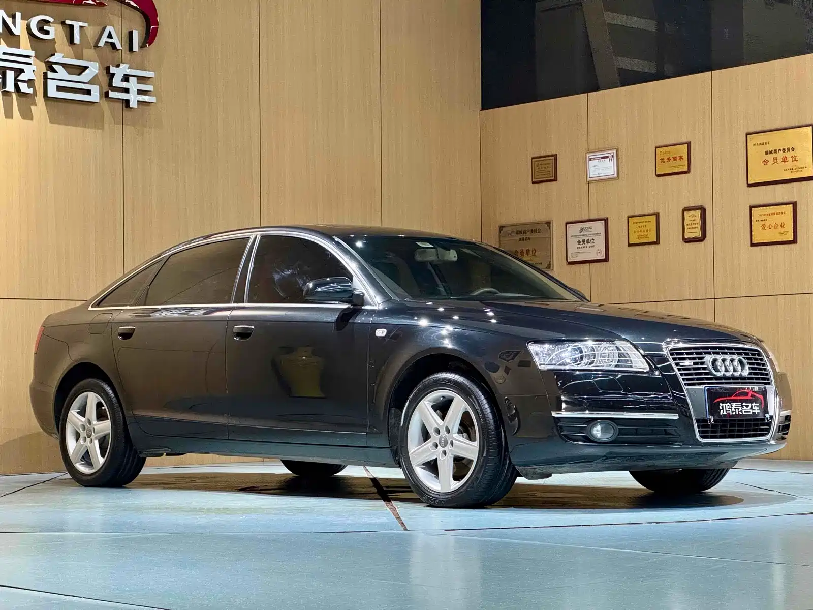 Фото 4 - Audi A6L