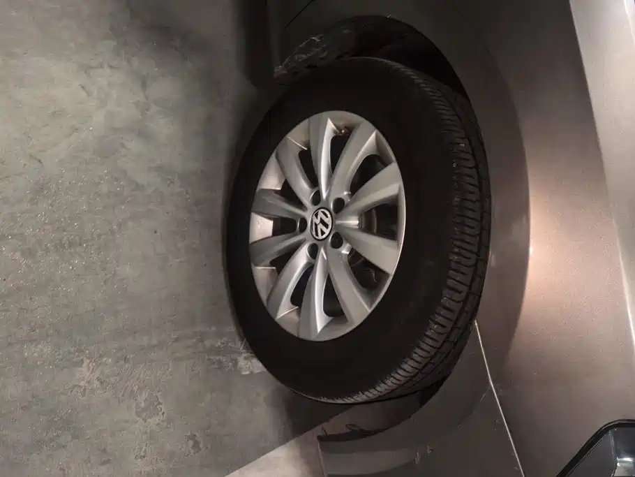 صورة 6 - Volkswagen Passat