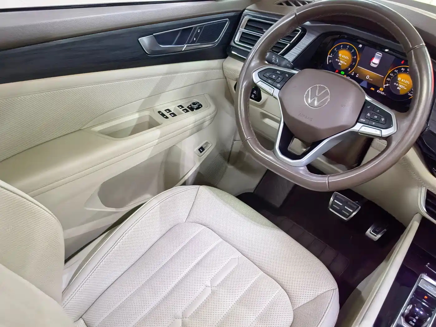 Volkswagen Viloran 2022 380TSI Premium Edition фото 21