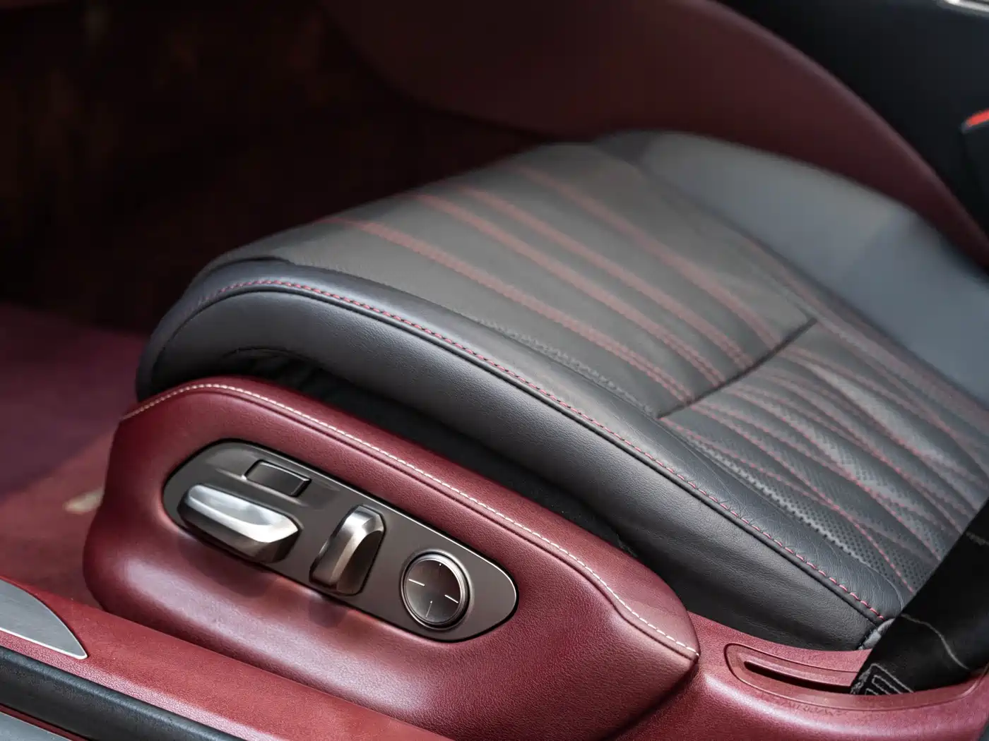 Lexus LS 2020 500h Executive (China VI) фото 22