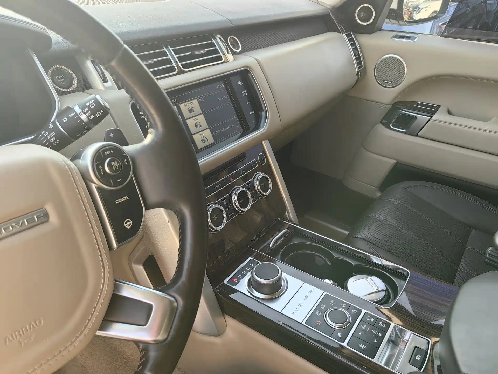 Фото 3 - Land Rover Range Rover