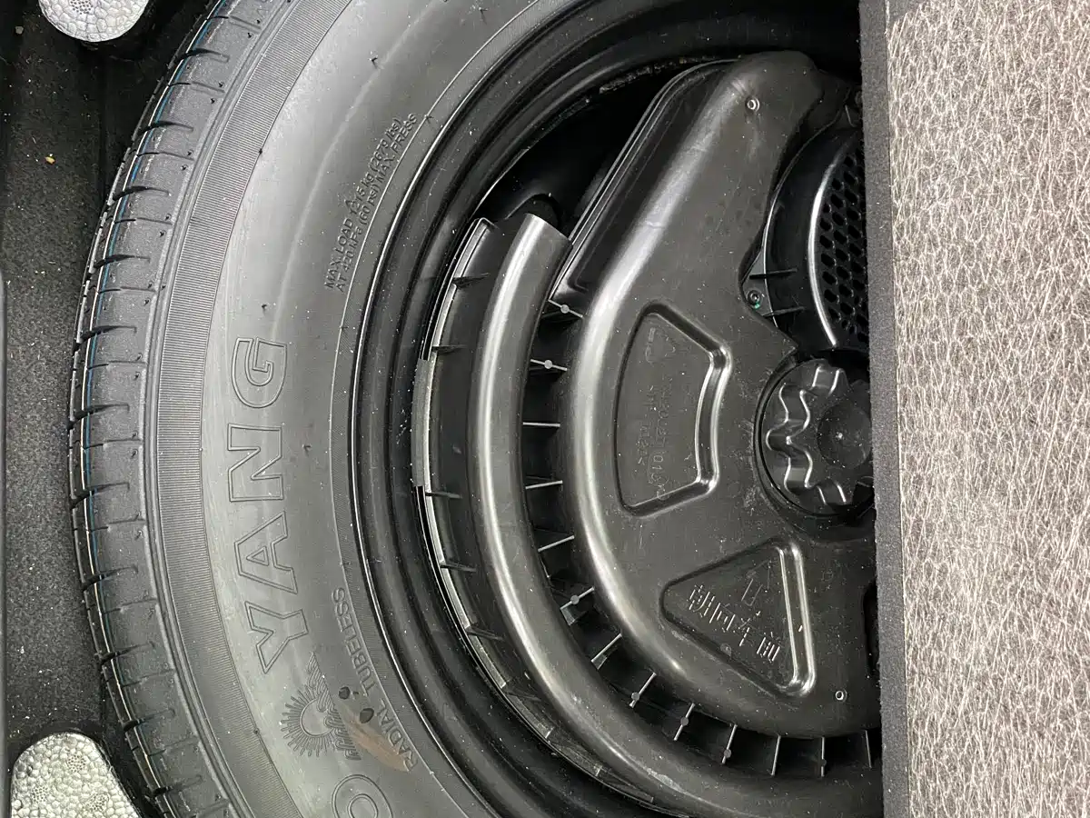 WEI PAI WEI BRAND VV6