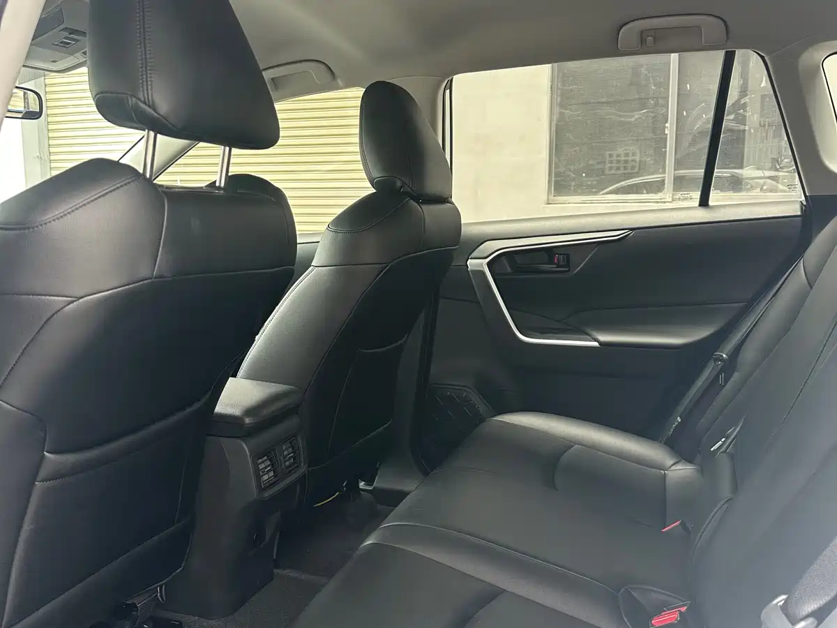 TOYOTA RAV4 RONGFANG