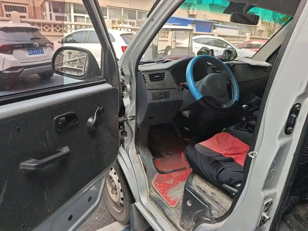 Jinbei New Hiace X30L 2024 2023 1.5L Super Comfort Bus 5/6/7-seater Non-AC Version SWC15M