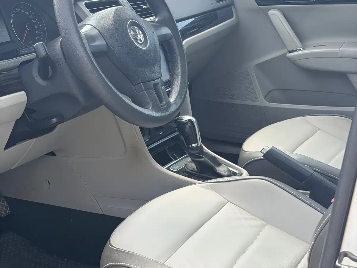 Volkswagen Lavida Tour 2013 1.4TSI Automatic Comfort фото 5