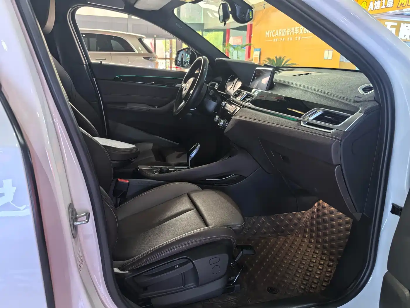 BMW X2 2020 sDrive25i Leading M Off-Road Package фото 15