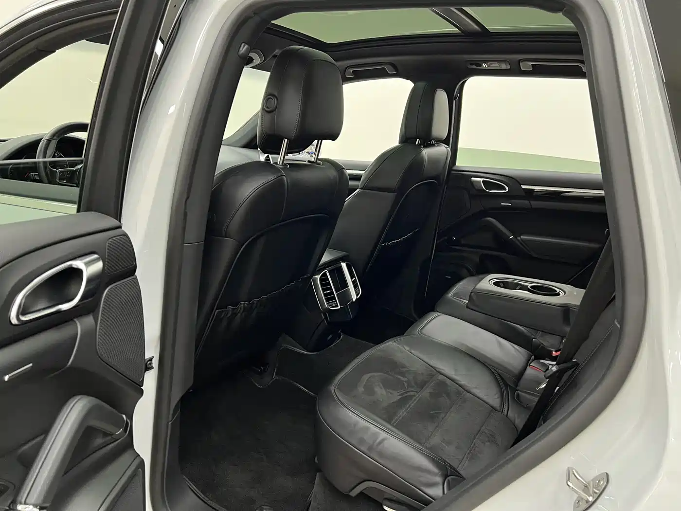 Porsche Cayenne 2016 Cayenne Platinum Edition 3.0T фото 16