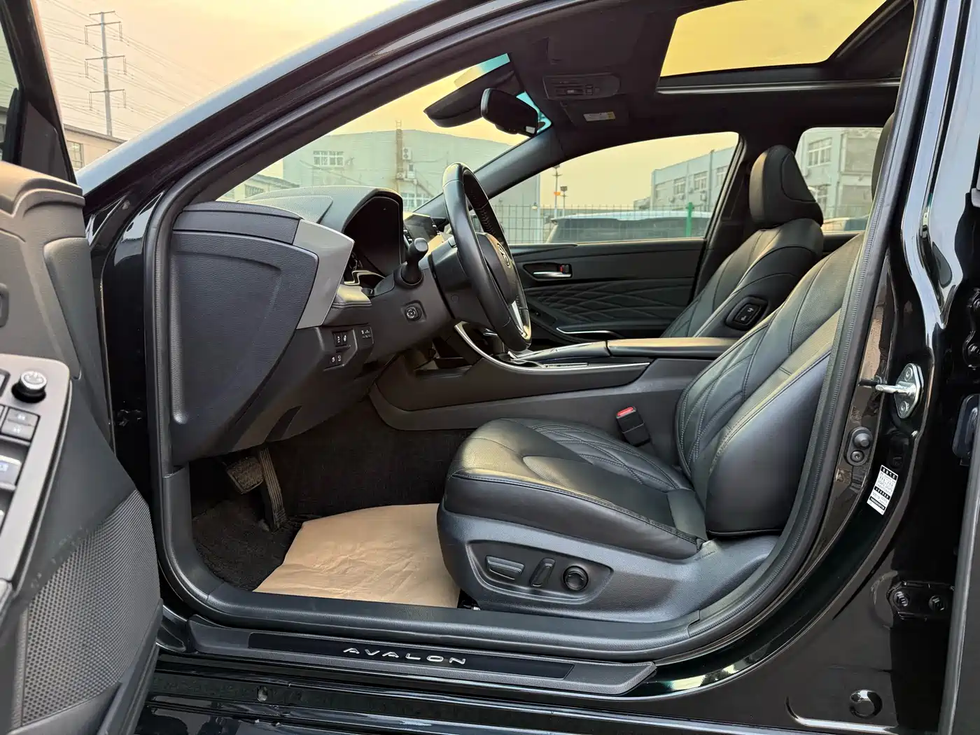 Toyota Avalon 2019 Hybrid 2.5L Limited Flagship Edition China VI фото 35
