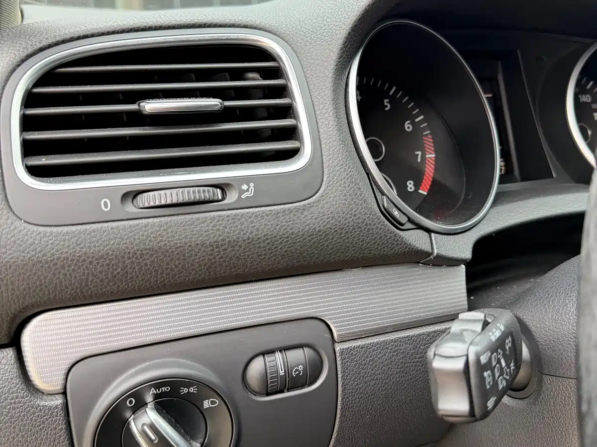 Volkswagen Golf (Import) 2011 2.0TSI R фото 24