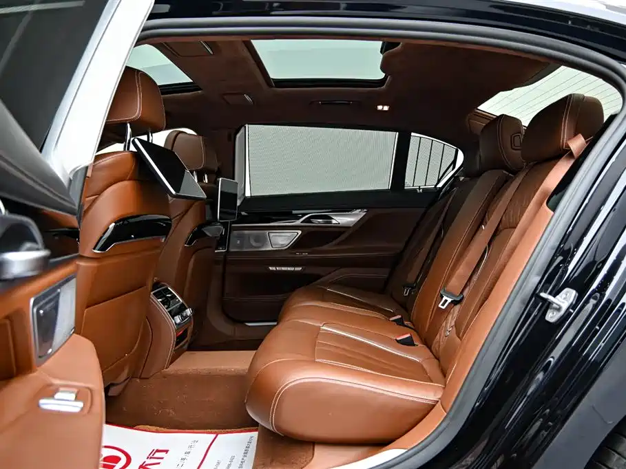BMW 7 Series 2018 740Li xDrive Premium Type M Sport Package фото 12
