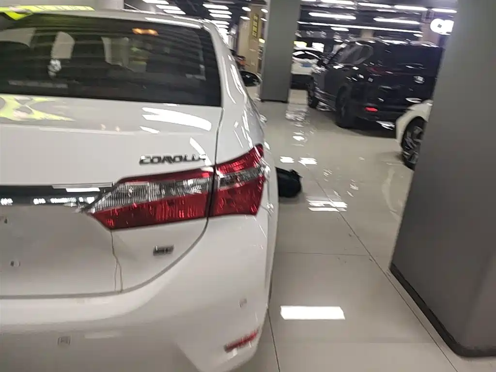 Toyota Corolla 2014 1.6L CVT GL фото 8