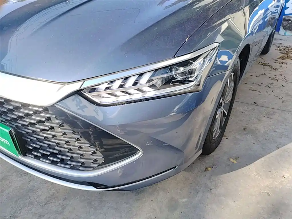BYD Qin PLUS 2024 Glory Edition DM-i 55KM Leading фото 23