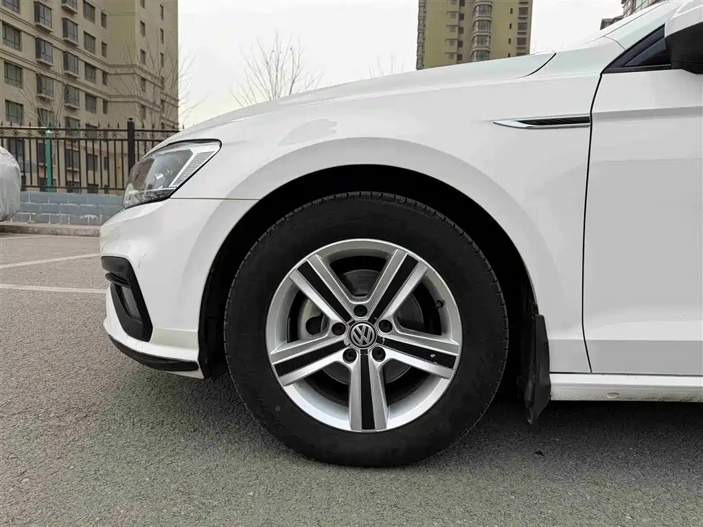 Volkswagen Lamando 2021 230TSI DSG Fashion Edition фото 14