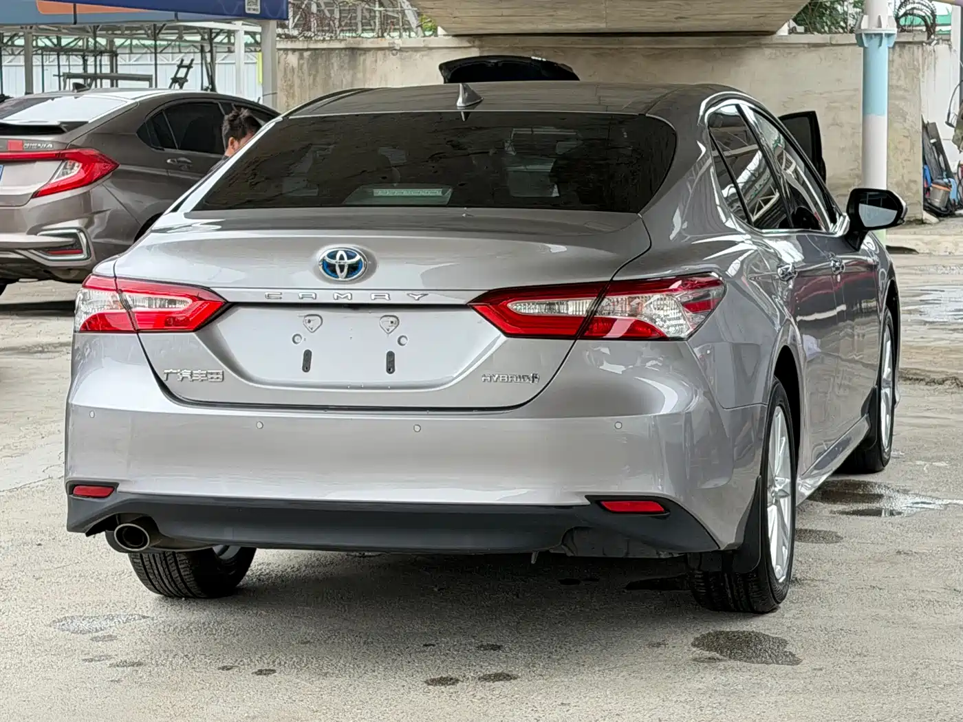 Фото 6 - Toyota Camry