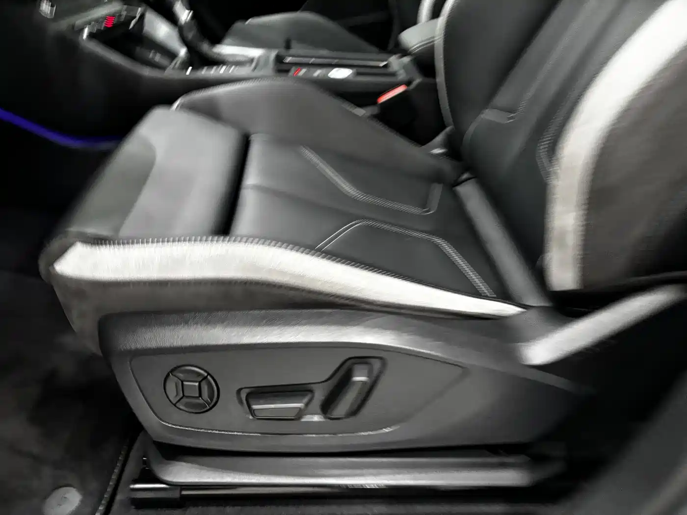 Audi Q3 2024 40 TFSI Fashion Sport фото 13