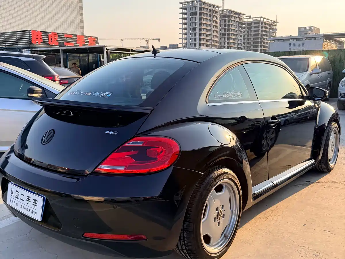 Volkswagen Beetle 2013 1.4TSI Luxury фото 4