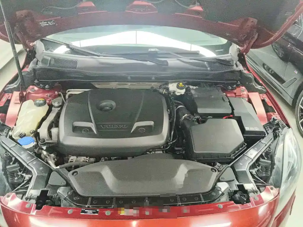 Фото 3 - Volvo V40