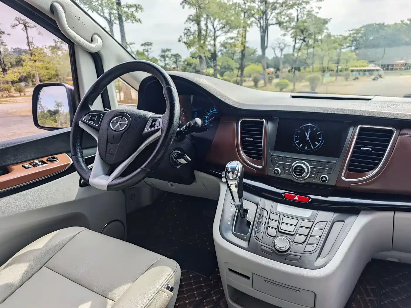 JAC Motors Refine M5 2017 2016 2.0T Gasoline Automatic Business Edition