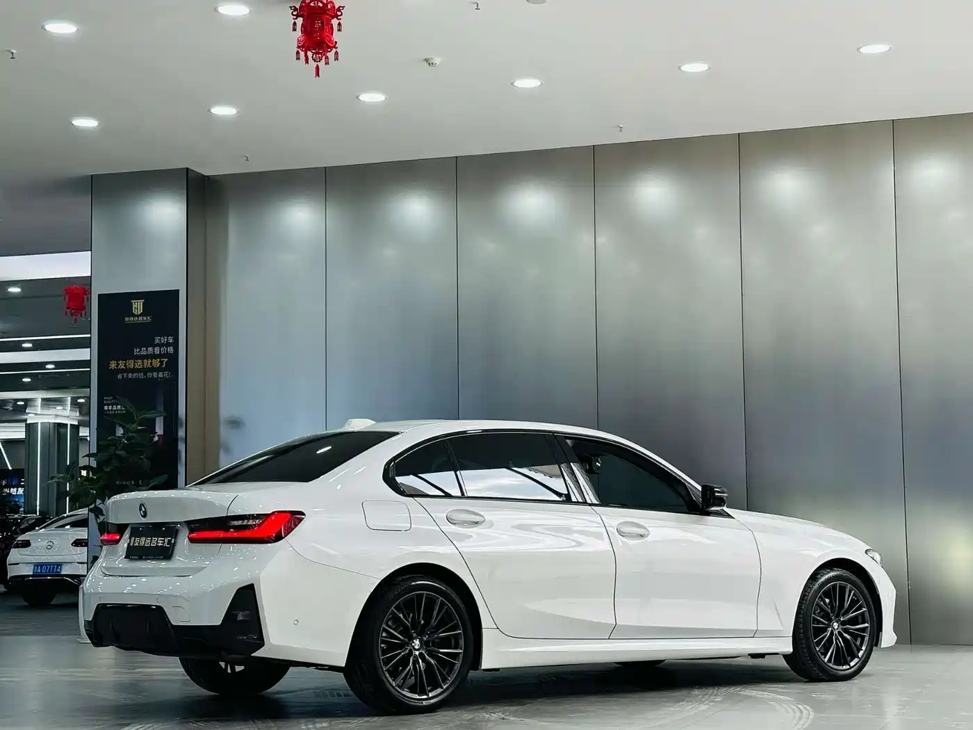 BMW 3 Series 2023 325Li M Sport Black Night Package фото 7