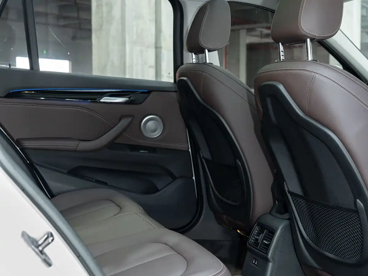 BMW X1 2022 sDrive20Li Premium фото 19