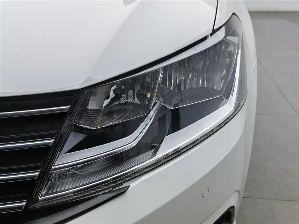 Volkswagen Lavida Tour 2017 180TSI DSG Comfort Edition фото 7