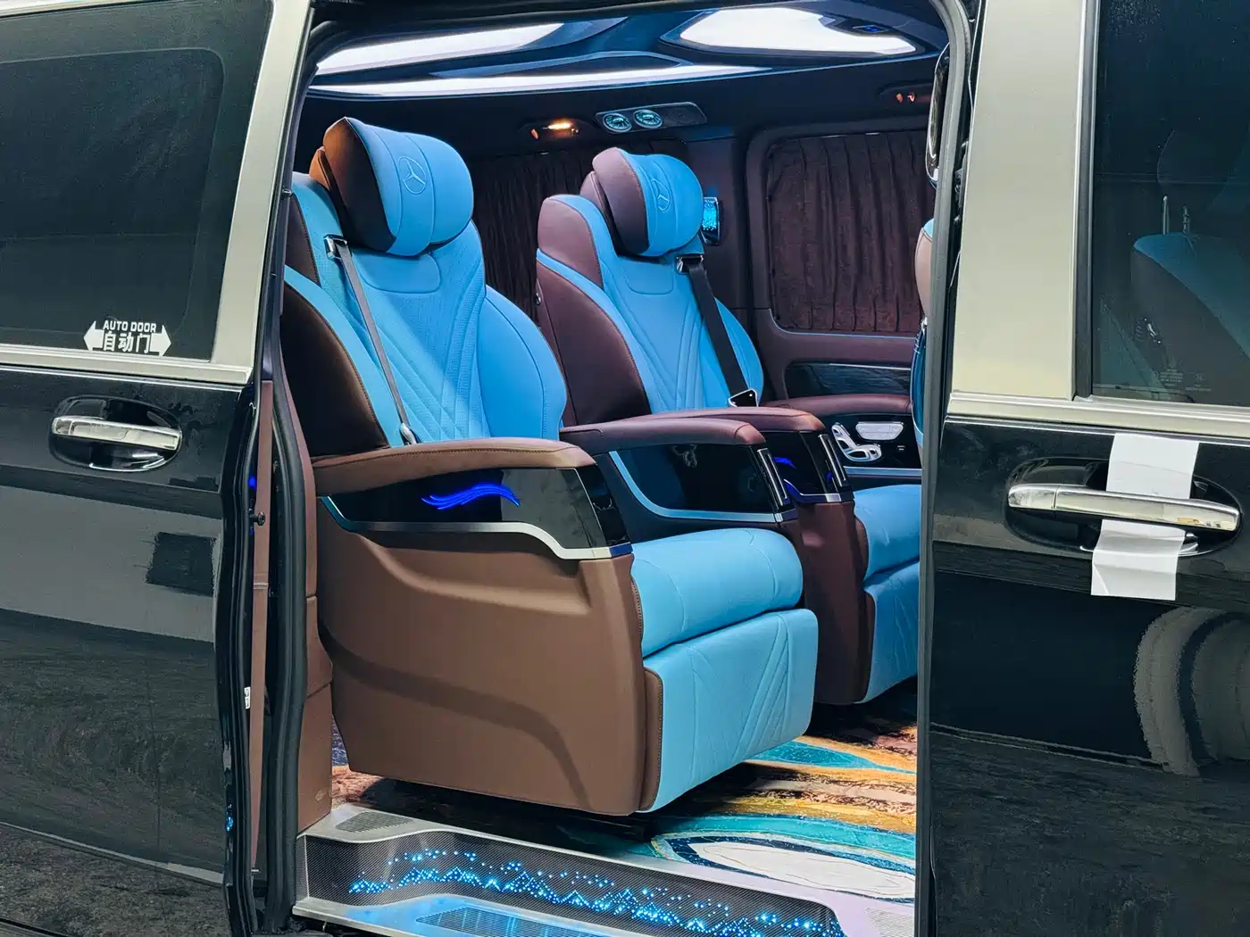 Mercedes-Benz Vito 2023 2.0T Business 7-Seater фото 11