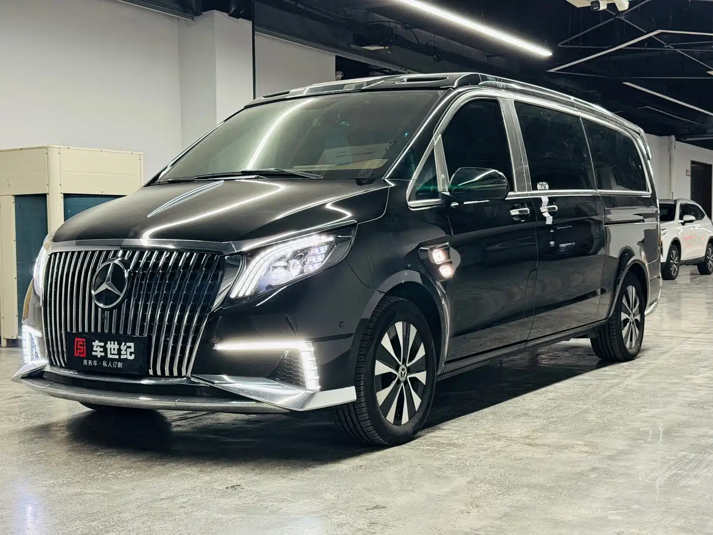 Mercedes-Benz Vito 2023 2.0T Business 7-Seater