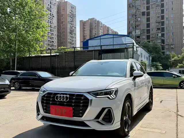 Audi Q3 2022 35 TFSI Fashion Elegance