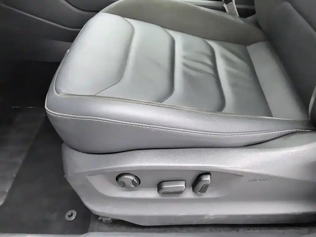 Фото 20 - Volkswagen Tiguan L