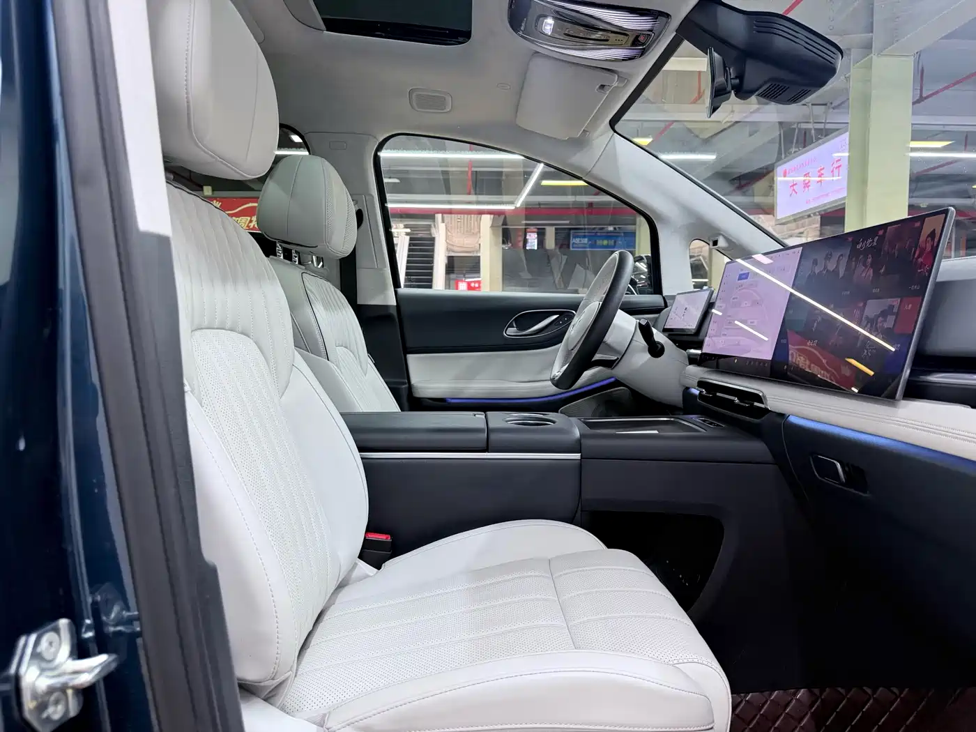 Voyah Auto Voyah Dreamer 2025 PHEV AWD Flagship Kunpeng Edition фото 15