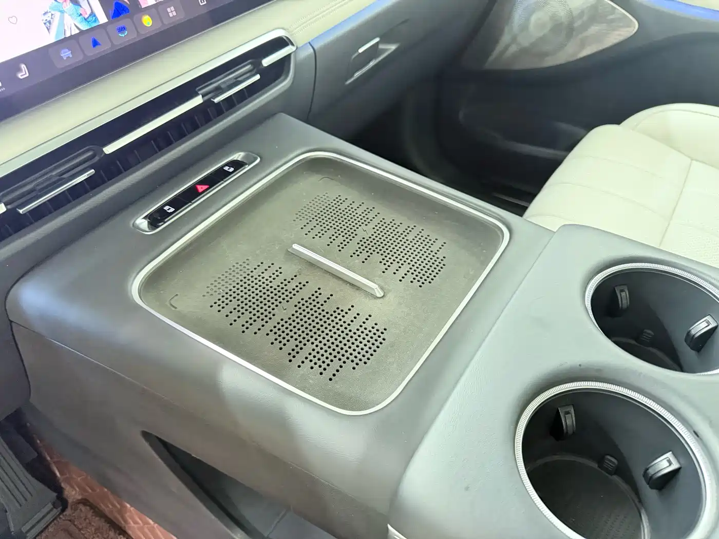 Voyah Auto Voyah Dreamer 2025 PHEV AWD Flagship Kunpeng Edition фото 17