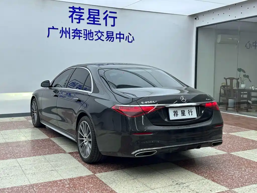 Фото 28 - Mercedes-Benz S-Class