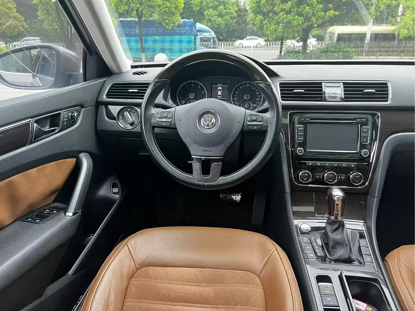 Volkswagen Passat 2013 2.0TSI DSG Zhizun фото 9