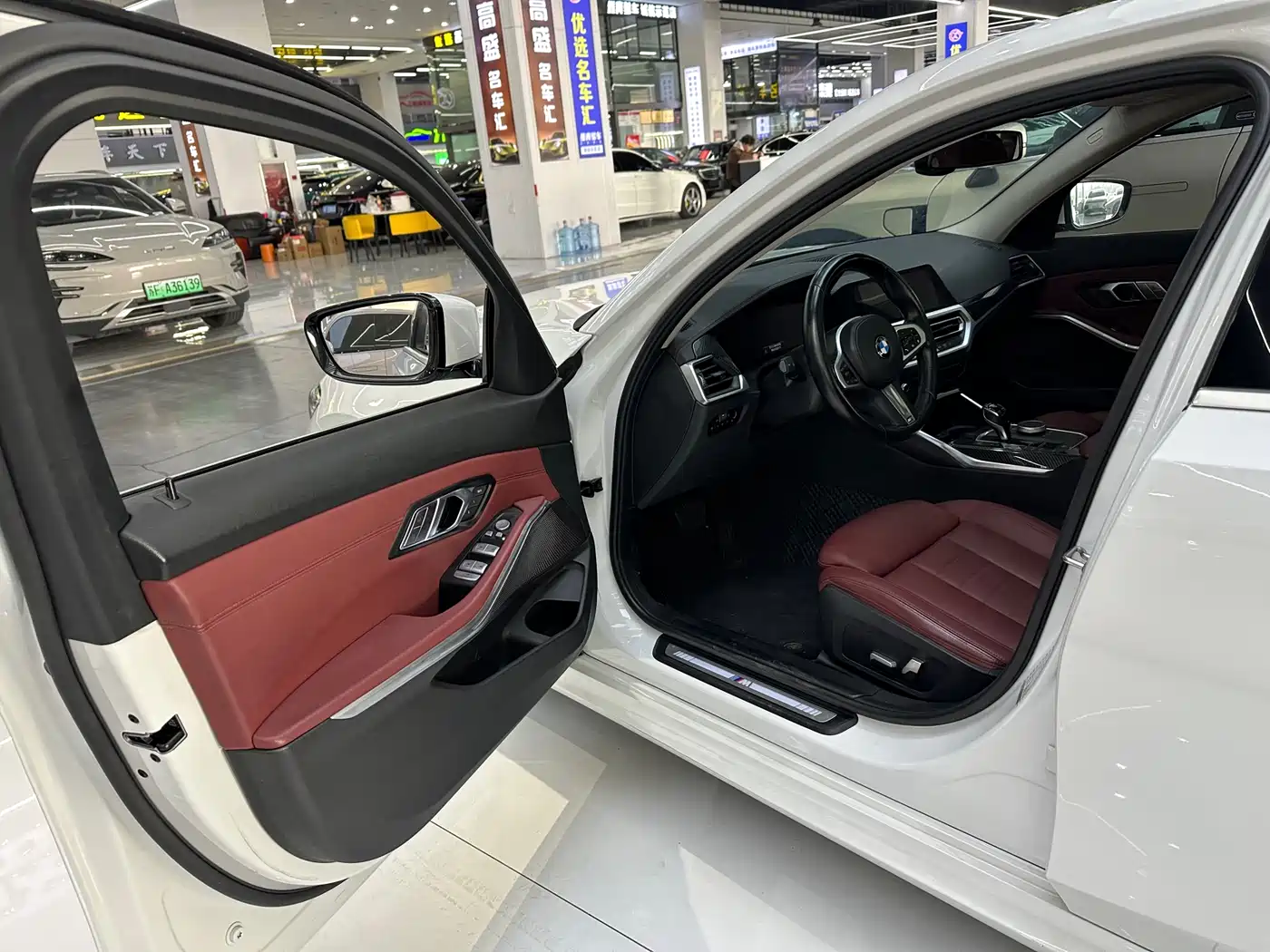 BMW 3 Series 2021 320Li M Sport Package фото 9