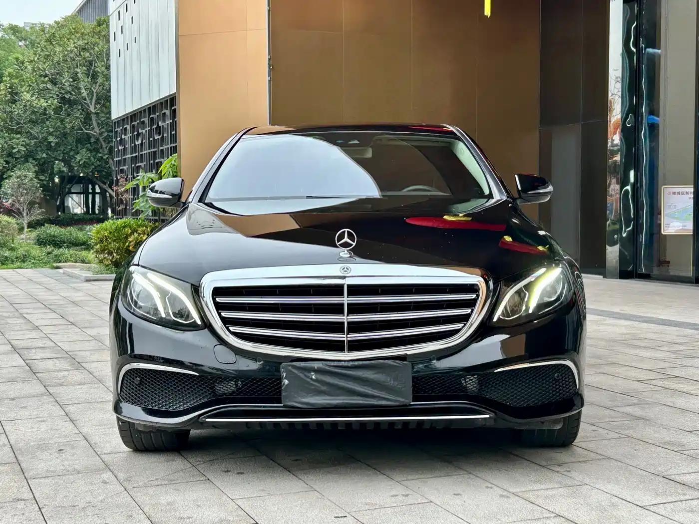 Mercedes-Benz E-Class 2017 E 300 L Luxury фото 2