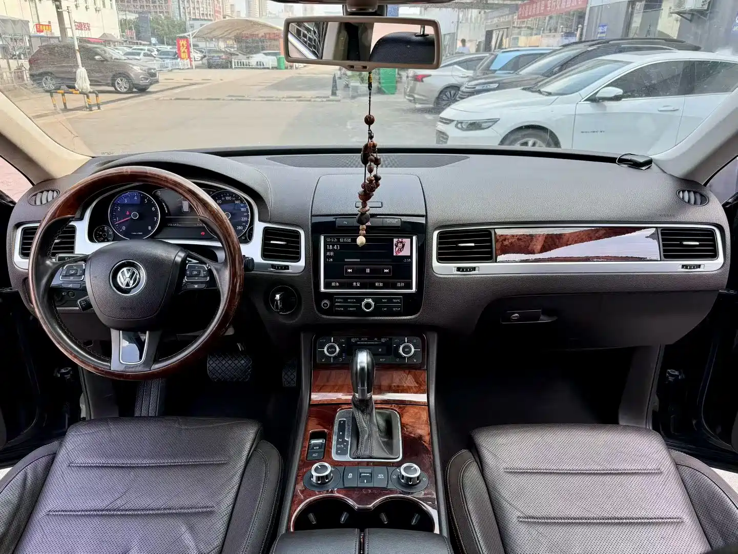 Фото 4 - Volkswagen Touareg