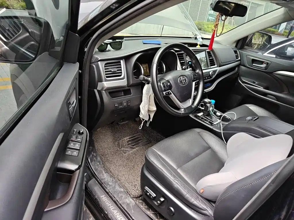 صورة 12 - Toyota Highlander