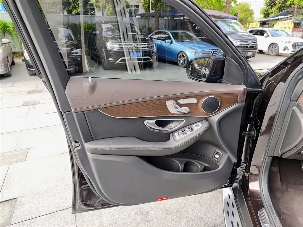 Mercedes-Benz GLC 2022 GLC 300 L 4MATIC Dynamic Collector's Edition фото 6