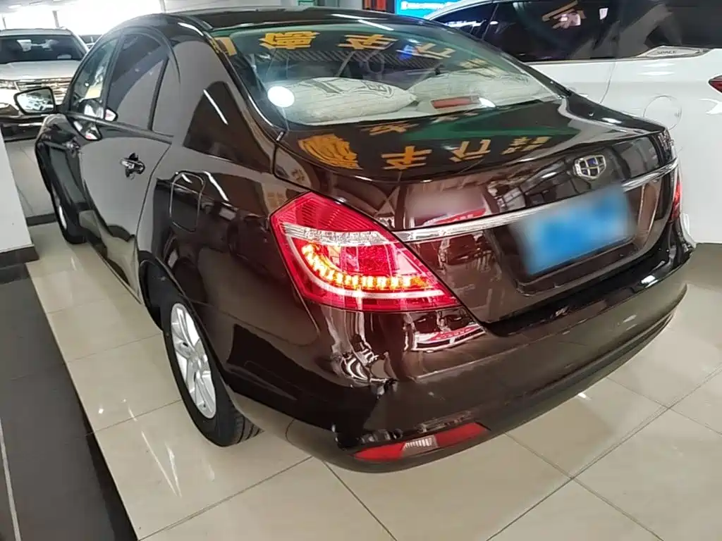 Фото 5 - Geely Emgrand
