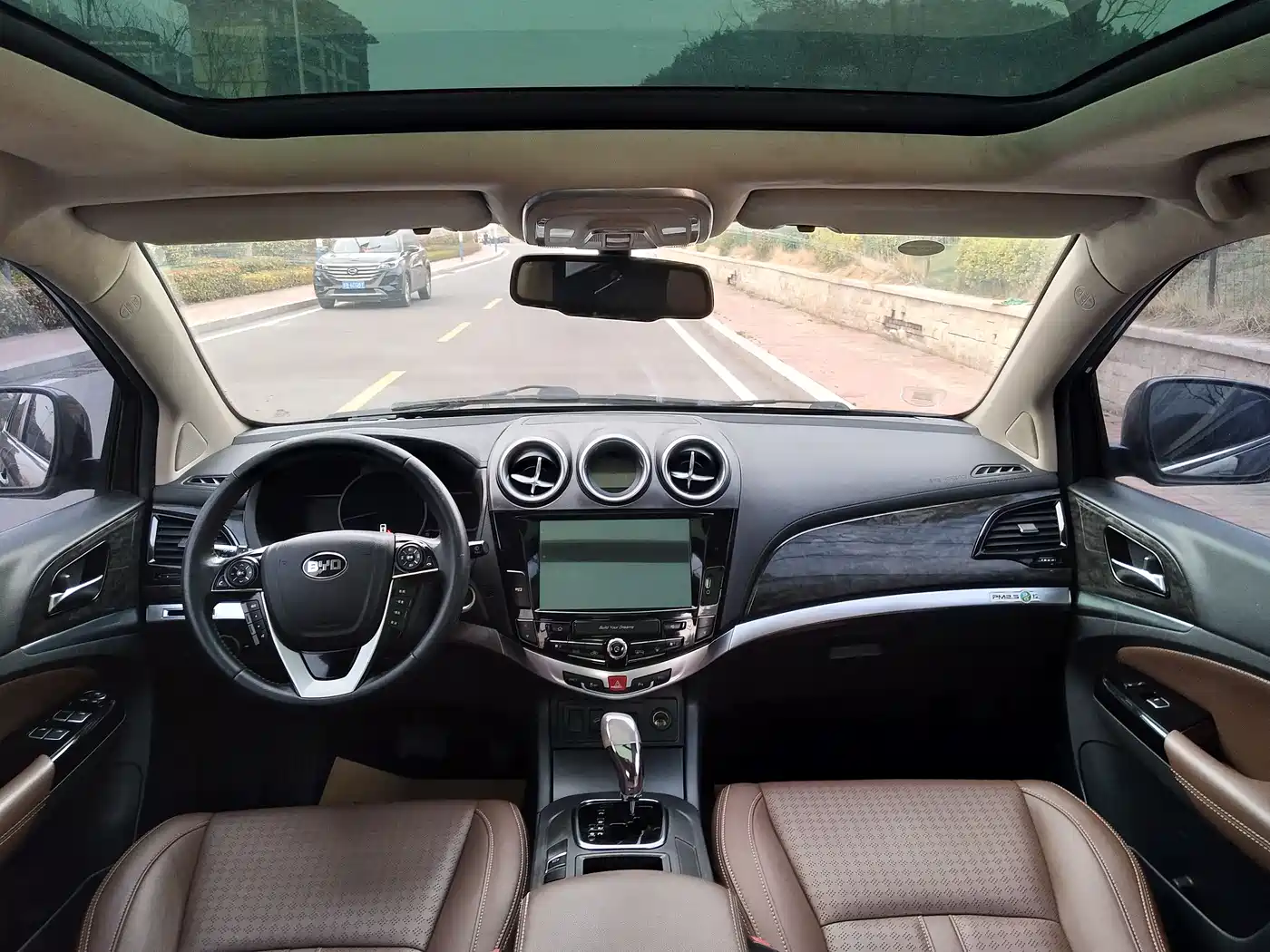 BYD S7 2016 2.0T Automatic Premium Model фото 3