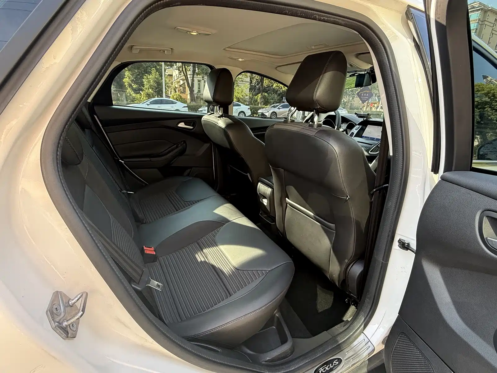 Фото 8 - Ford Focus
