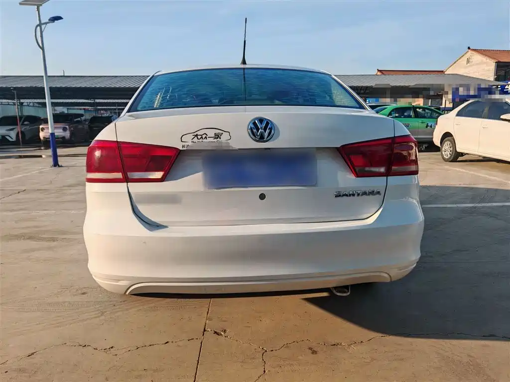 Volkswagen Santana 2013 1.4L Manual Comfort Edition фото 10