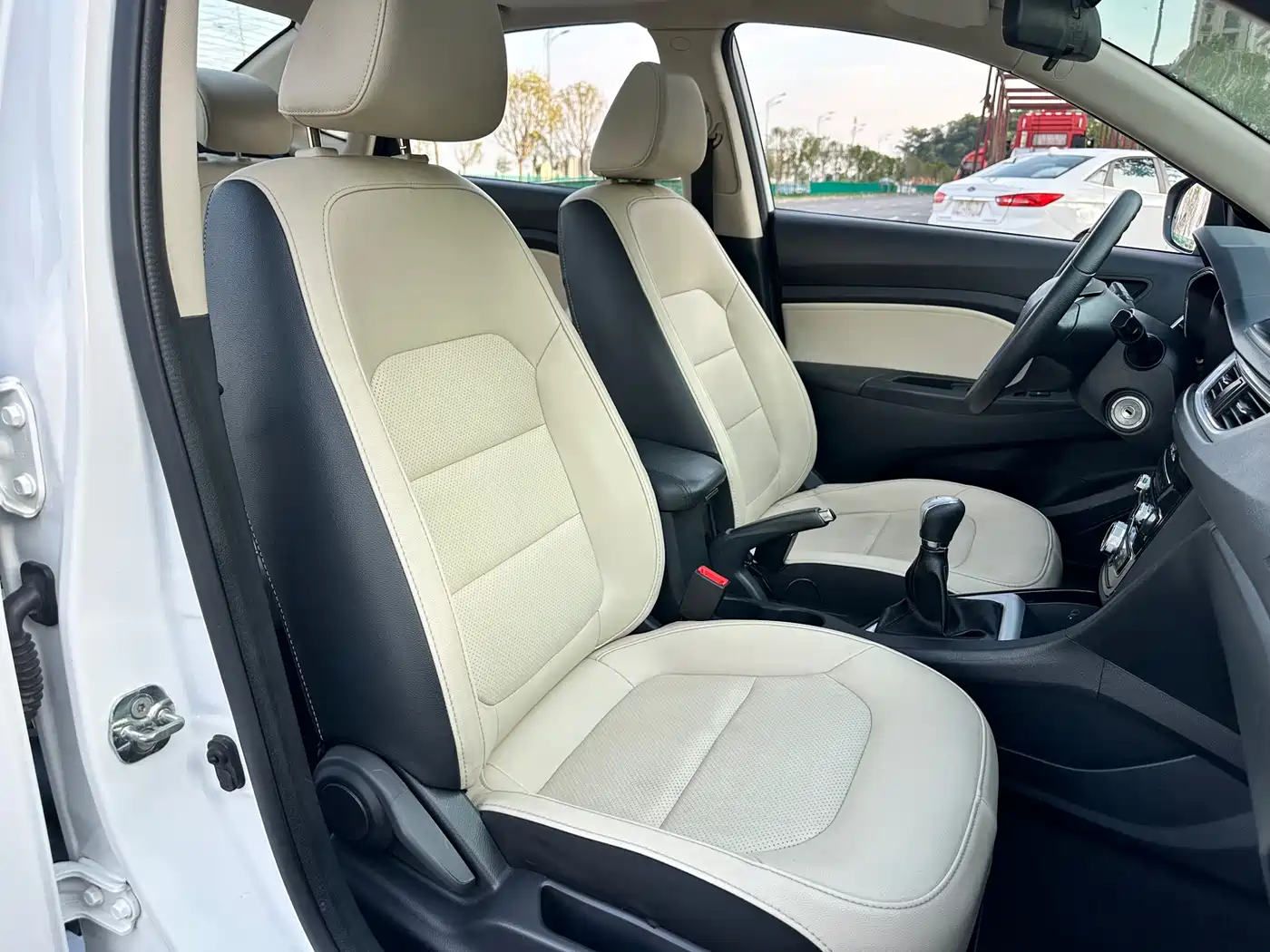 Changan Yuexiang V7 2015 2015 1.6L Manual LeXiang Type China IV