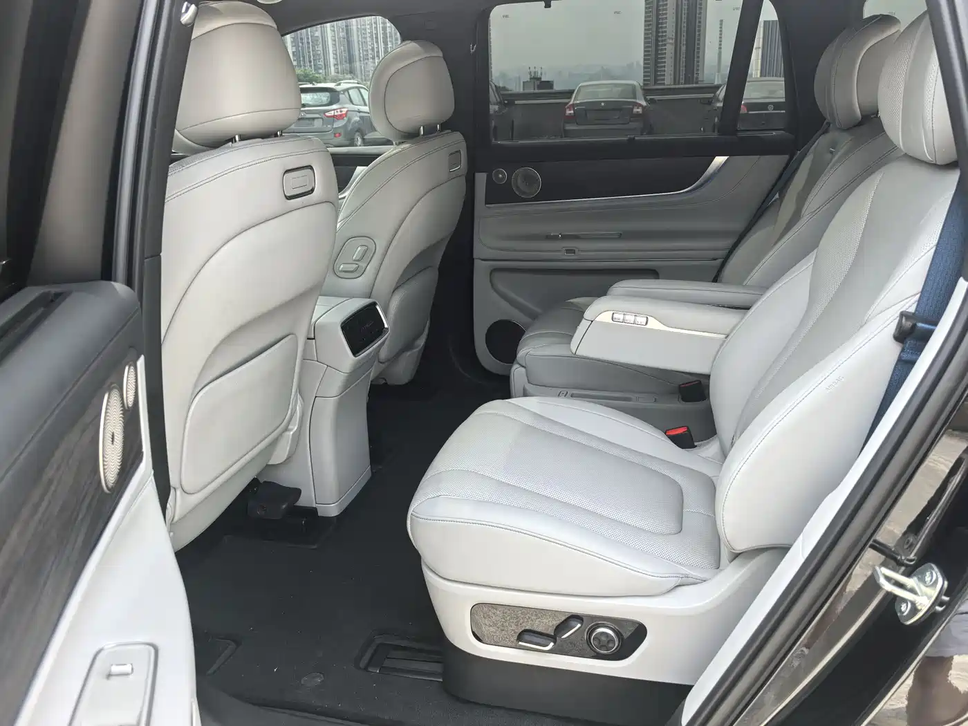 AITO Wenjie AITO M9 2024 Range Extender Ultra 52kWh 6-seater фото 9