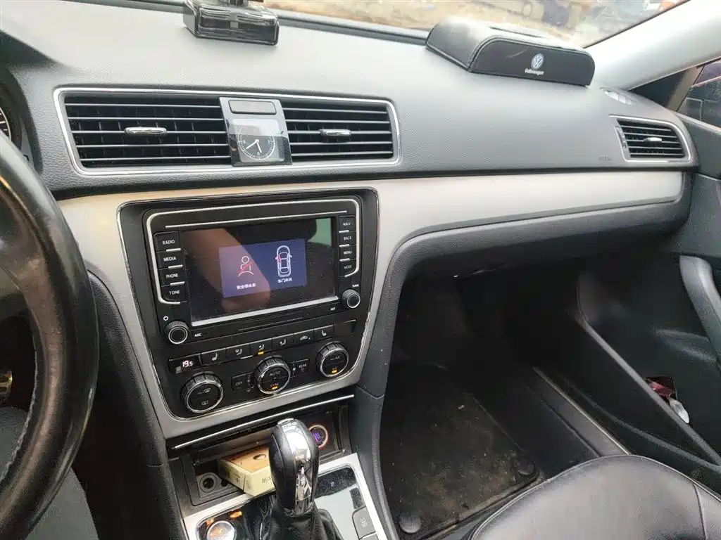 Volkswagen Passat 2014 1.8TSI DSG Executive Edition фото 6