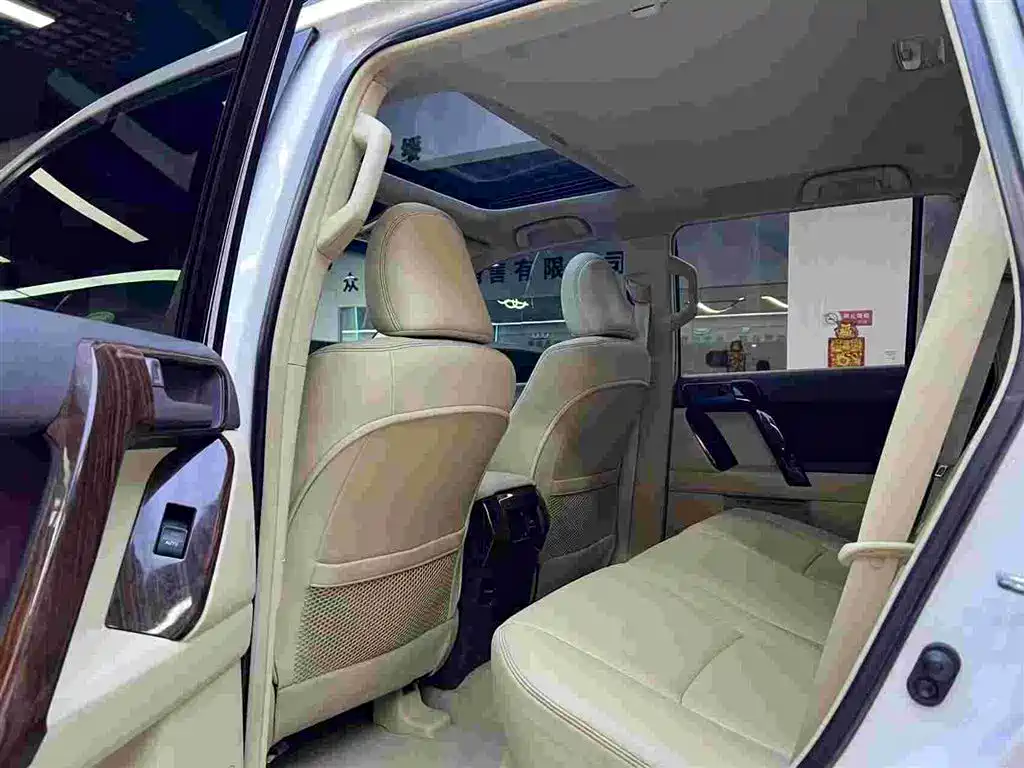Toyota Prado 2015 2.7L Automatic Standard фото 6