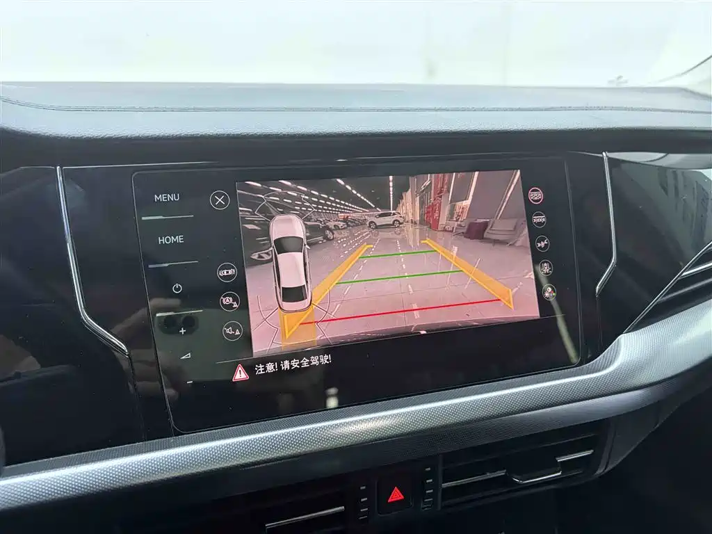 Volkswagen Passat 2022 330TSI Luxury Edition фото 24