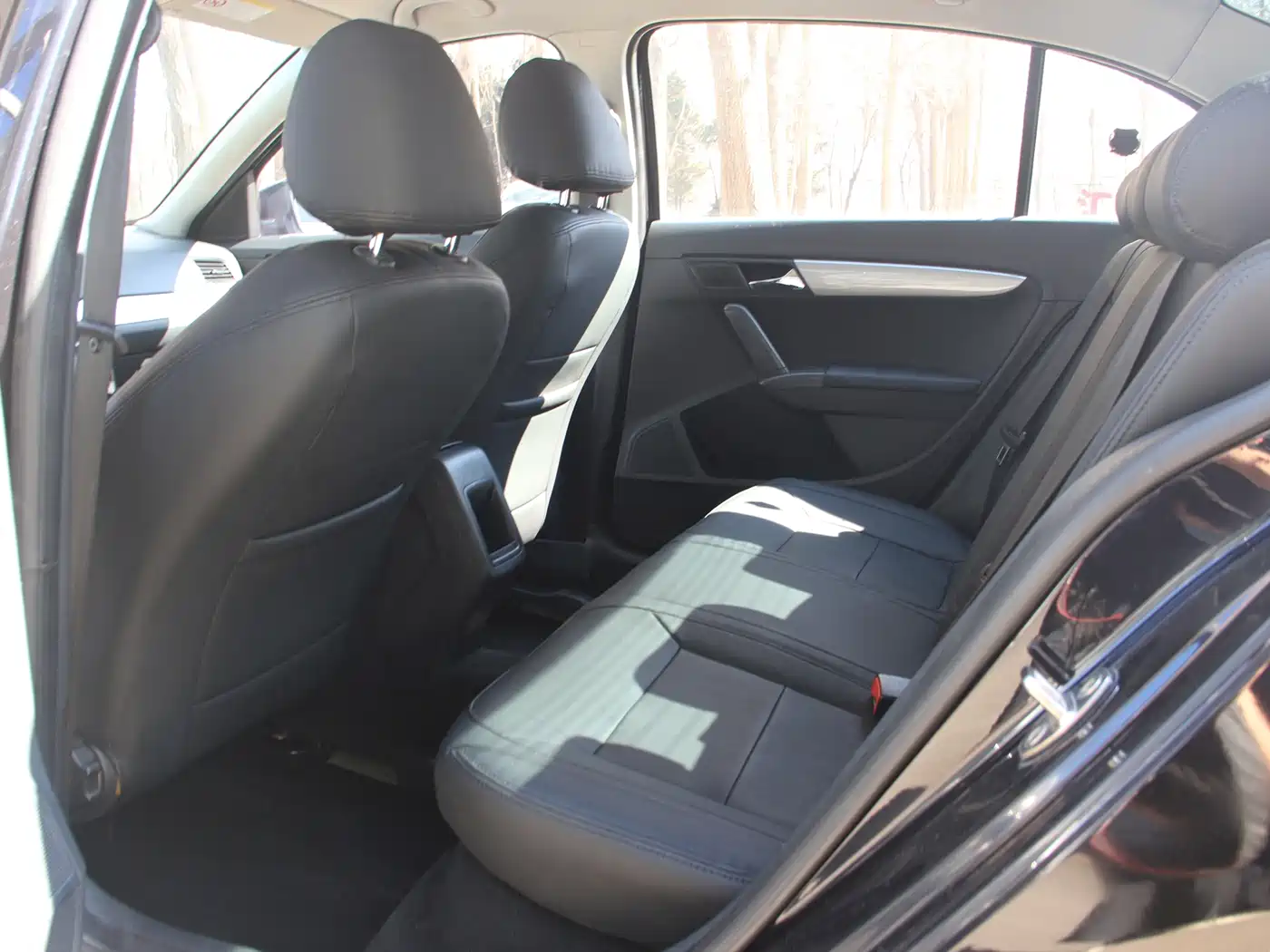 Volkswagen Lavida 2017 1.6L Automatic Comfort Edition фото 5