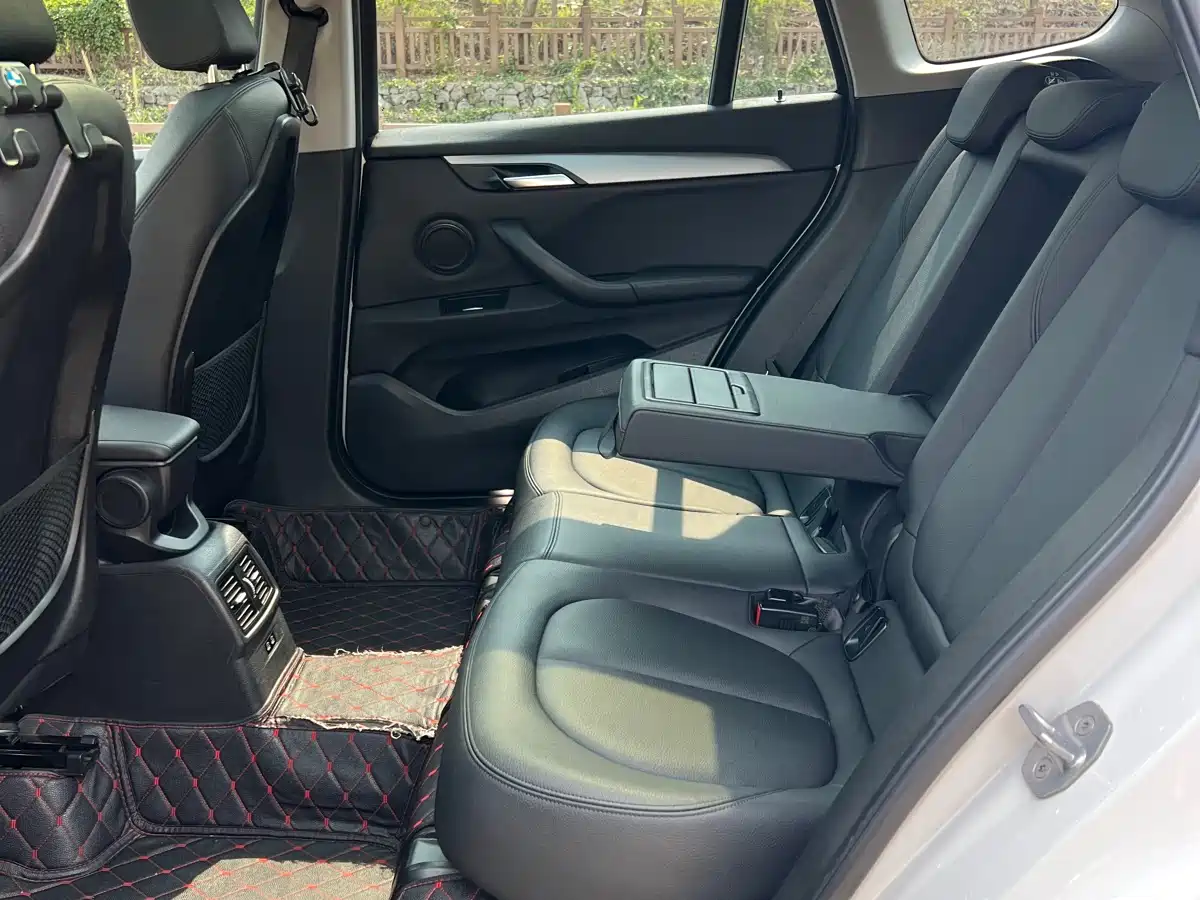 BMW X1 2019 sDrive20Li Leading Model фото 10