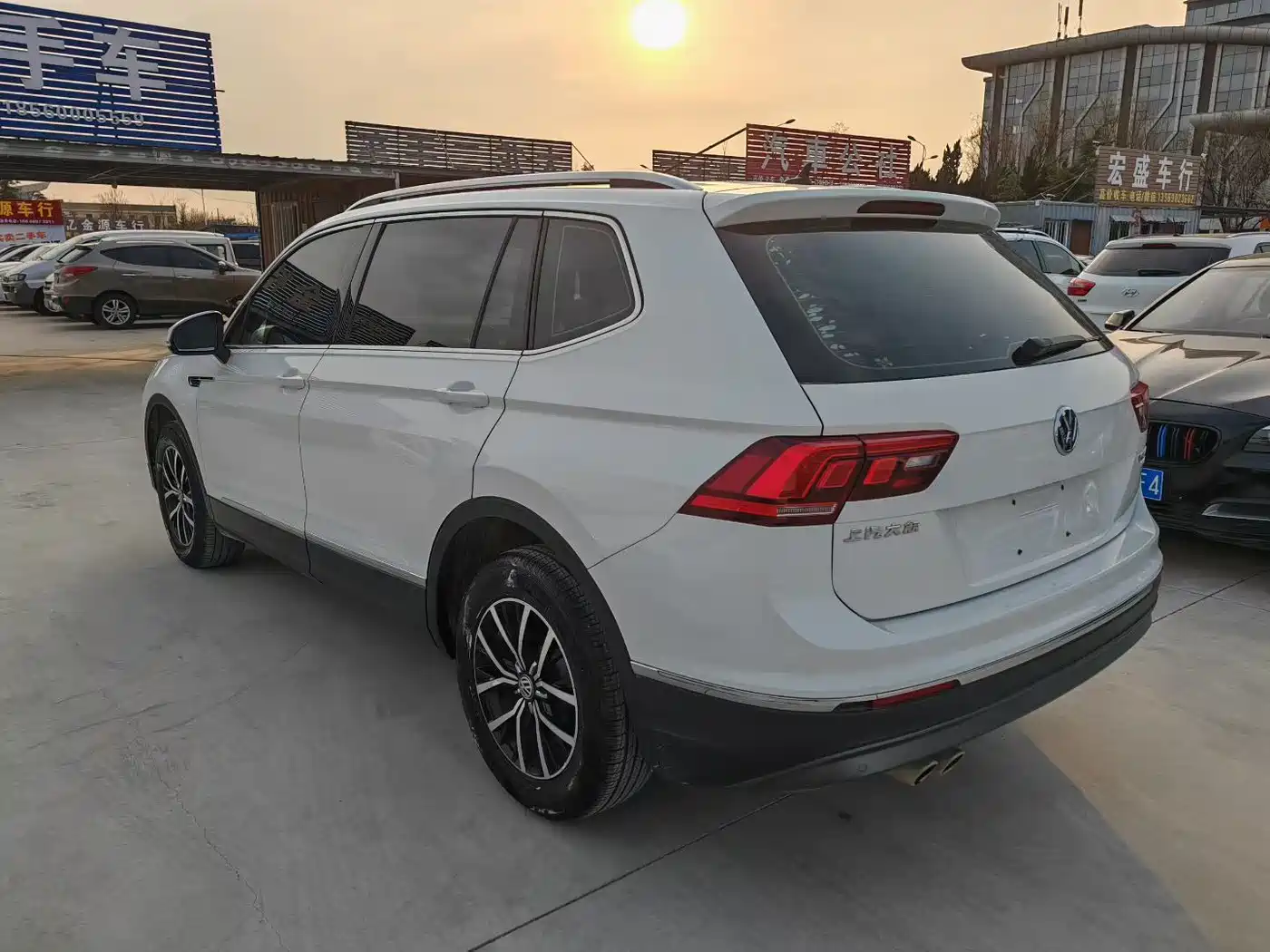 Volkswagen Tiguan L 2018 Facelift 330TSI Automatic 2WD Luxury Edition фото 6